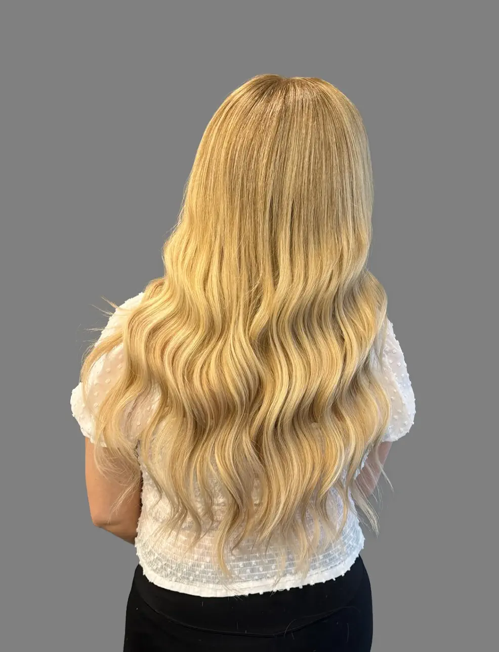 Blonde, gewellte Haare