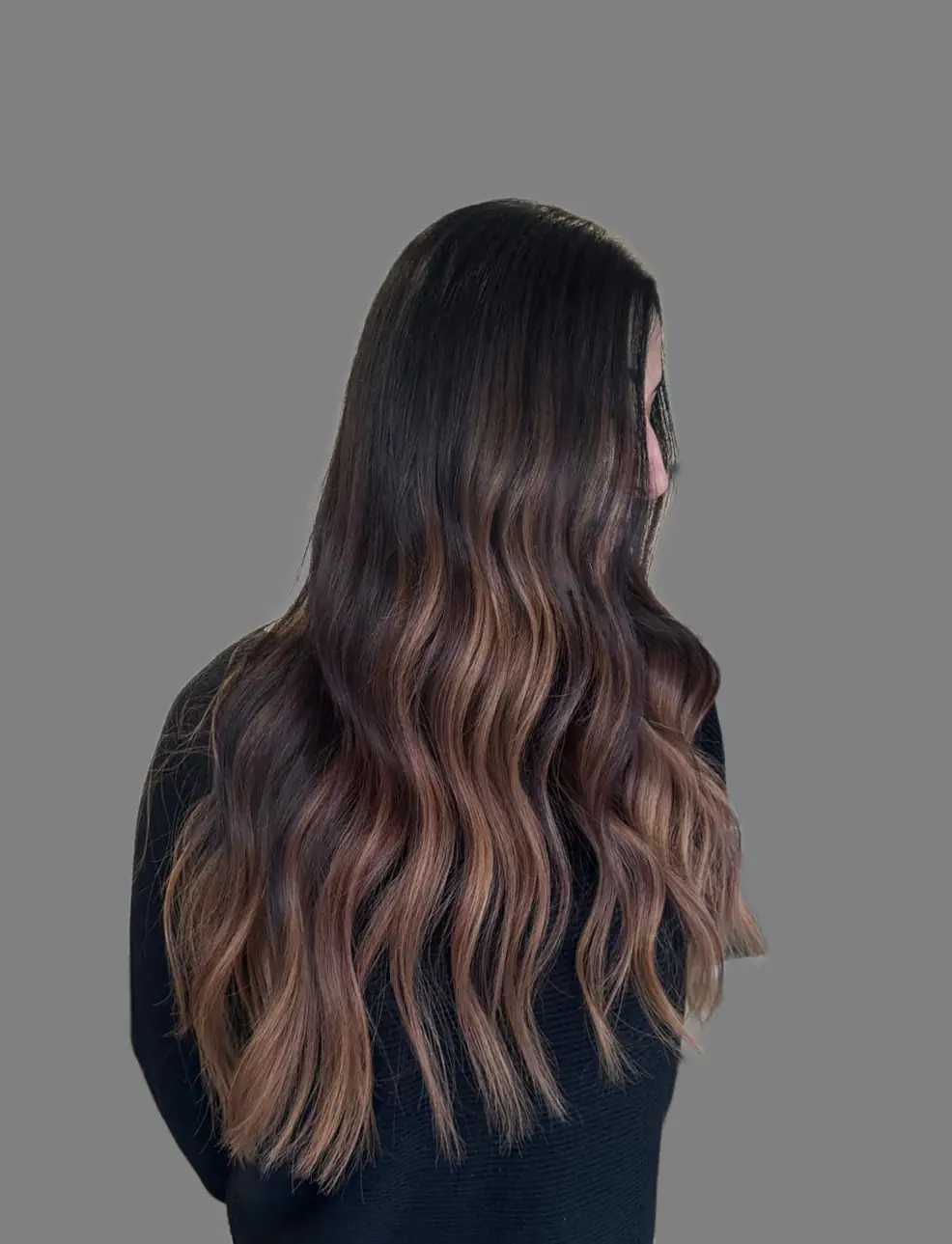 Dunkle, gewellte Haare